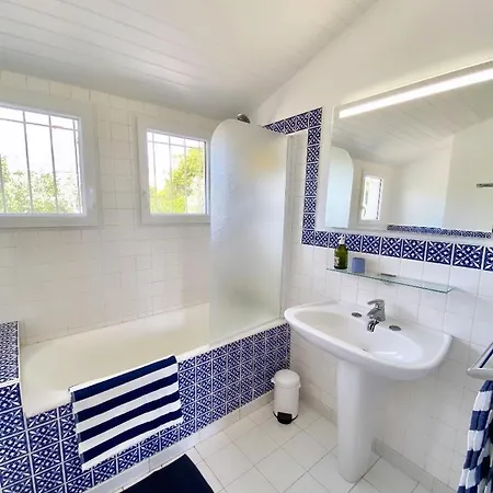 Апартаменти 75m2 Avec Terrasse Et Jardin *