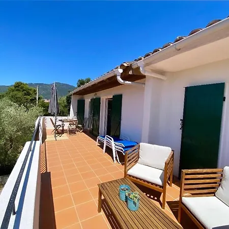 75m2 Avec Terrasse Et Jardin Аяччо